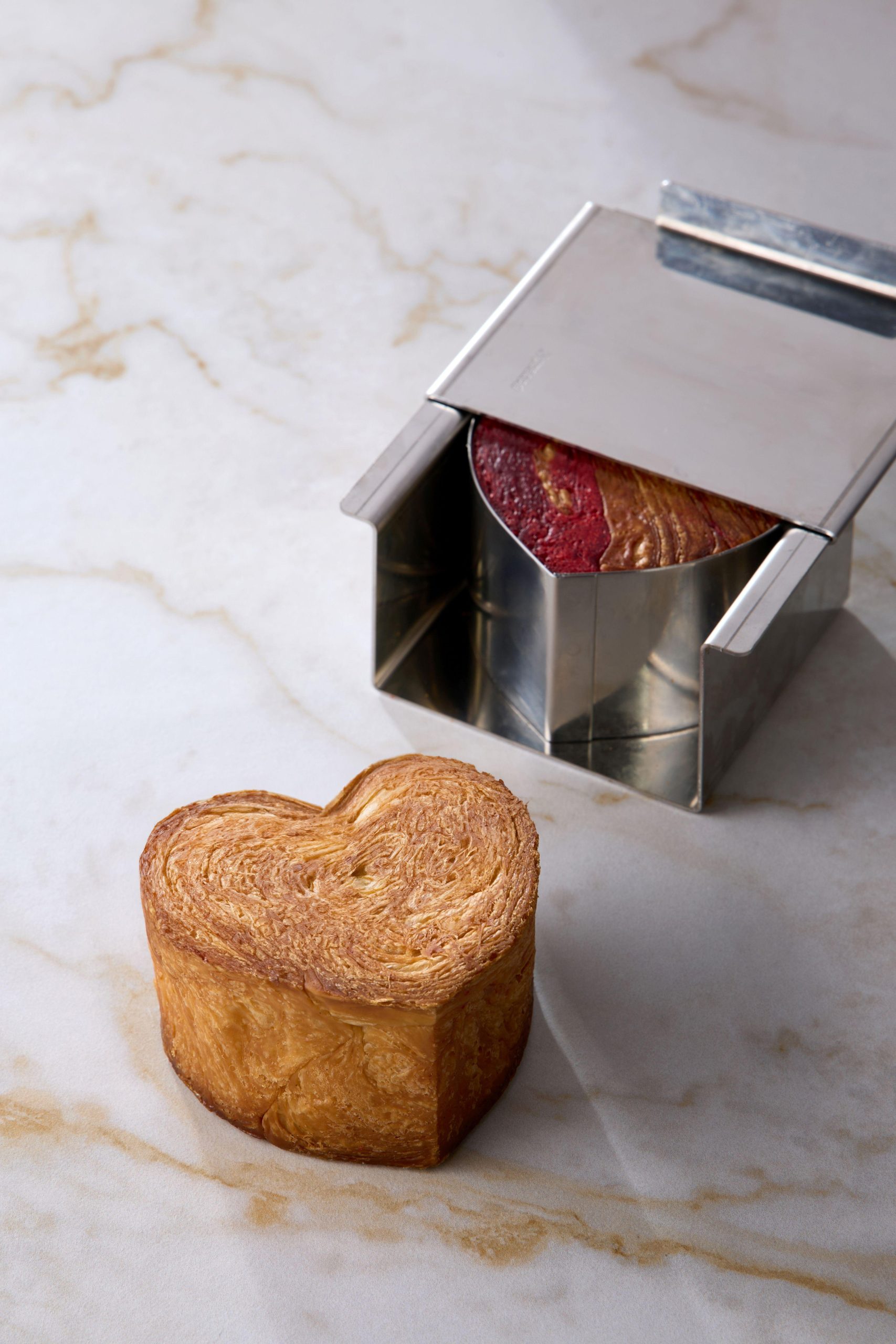 DEC-CV4-1z Inox mould for croissant-Heart 80x70xh50mm - Image 1