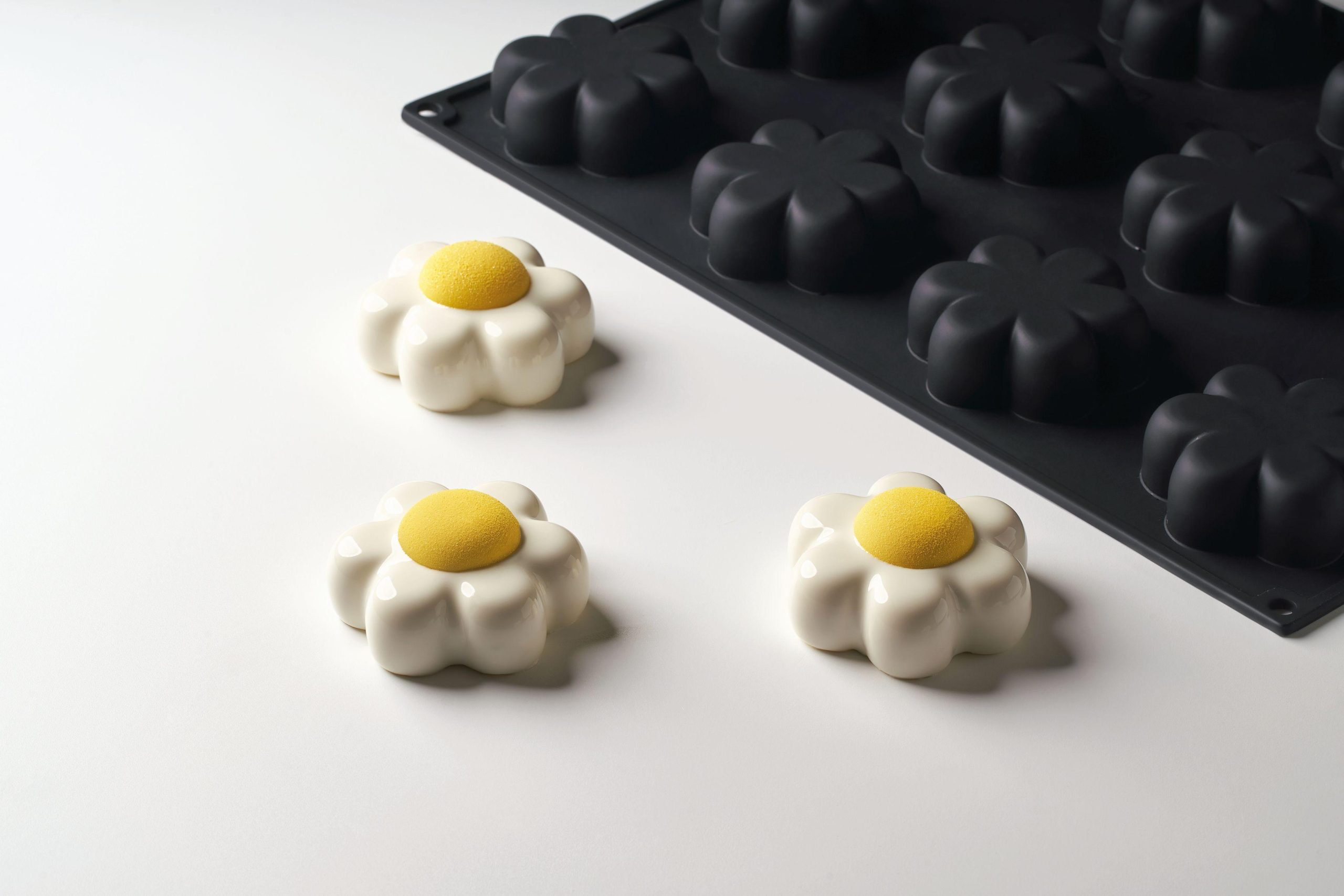 DEC-PX4383-1z Pavoflex silicone mould-Margerita - Image 1